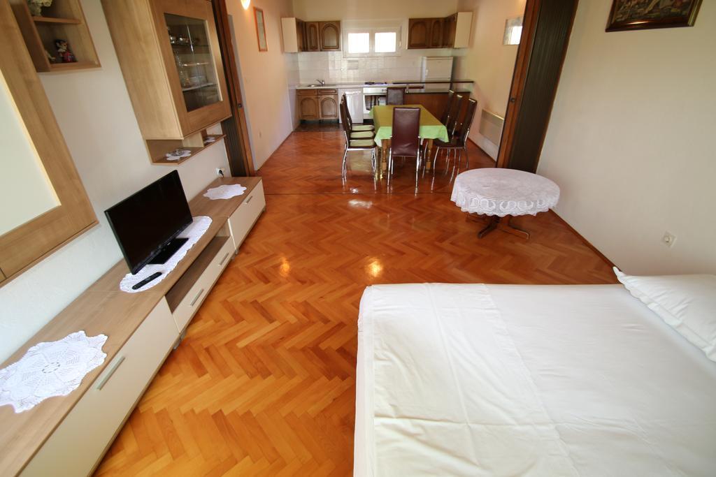 Villa Stipe ロクヴァ・ロゴズニツァ 部屋 写真